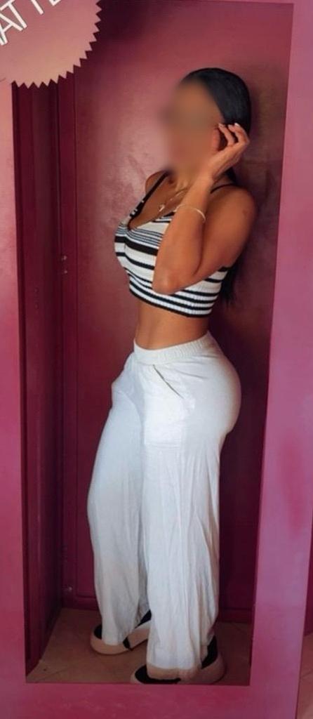Chica busca chico en Ibiza: 