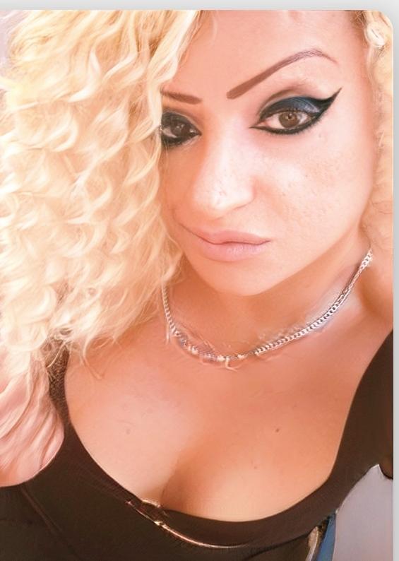 697393245: Chica busca chico en Valencia