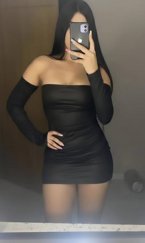 645578117: Chica busca chico en Barcelona