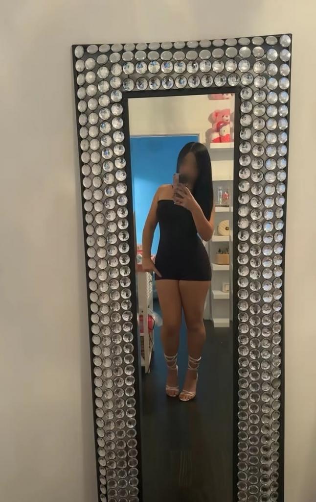 661318204: Chica busca chico en Málaga