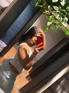 607020075: Chica busca chico en Ibiza