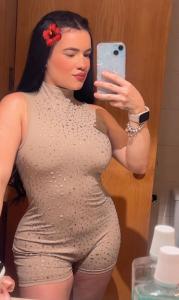 663054676: Chica busca chico en Madrid