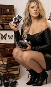 663086139: Chica busca chico en La Coruña