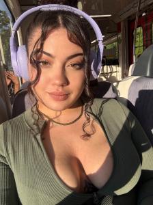 670052647: Chica busca chico en Málaga