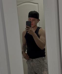 698461472: Chico busca chica en Barcelona