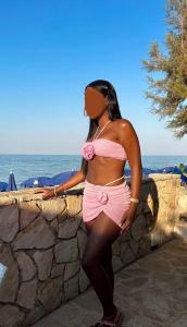 610933944: Chica busca chico en Gerona
