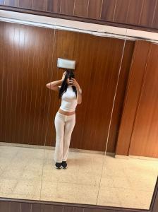 664585658: Chica busca chico en Barcelona