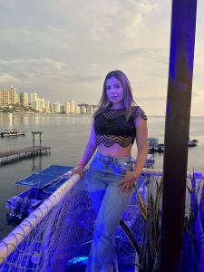 692835643: Chica busca chico en Cantabria