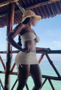 673457861: Chica busca chico en Ibiza