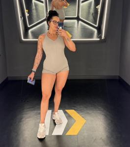 613677079: Chica busca chico en Lugo