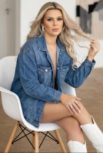 663086139: Chica busca chico en La Coruña
