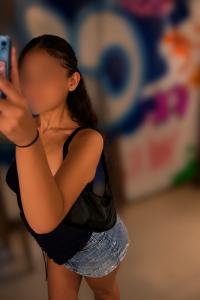 661064559: Chica busca chico en Madrid