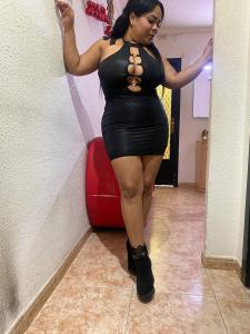 697901179: Chica busca chico en Barcelona