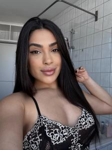 610836388: Chica busca chico en Málaga