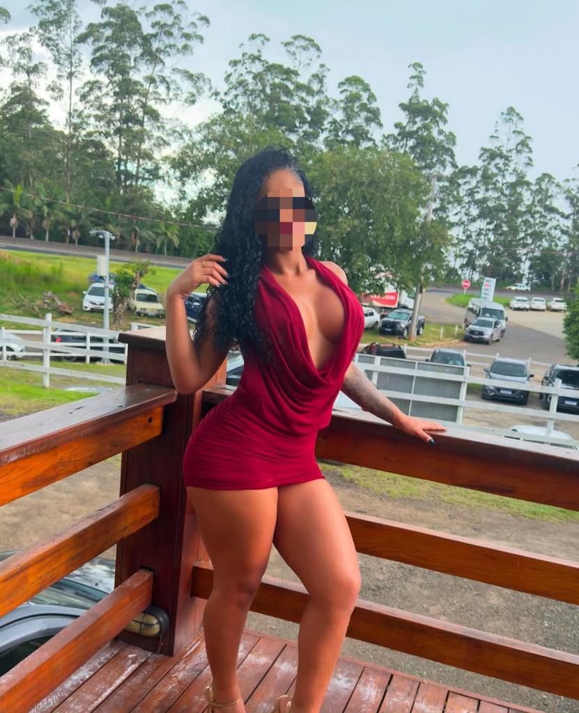 647681805: Chica busca chico en Barcelona