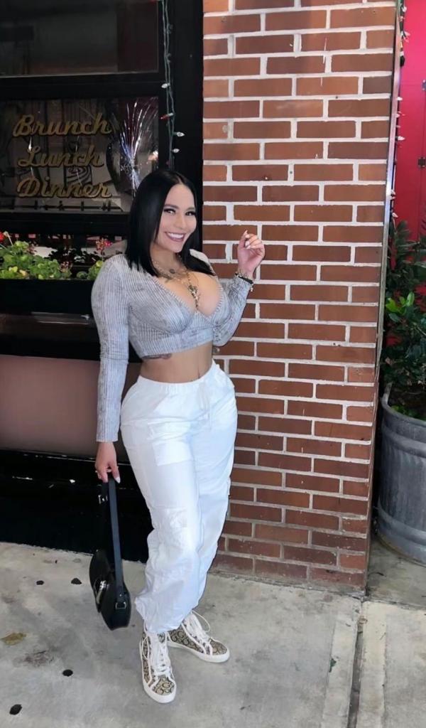 Chica busca chico en La Coruña: Chica busca chico