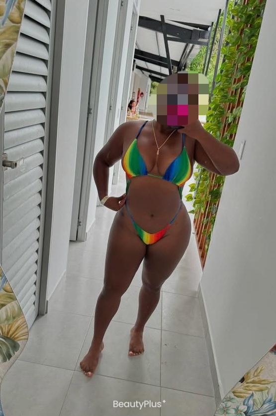 Chica busca chico en Almería: 