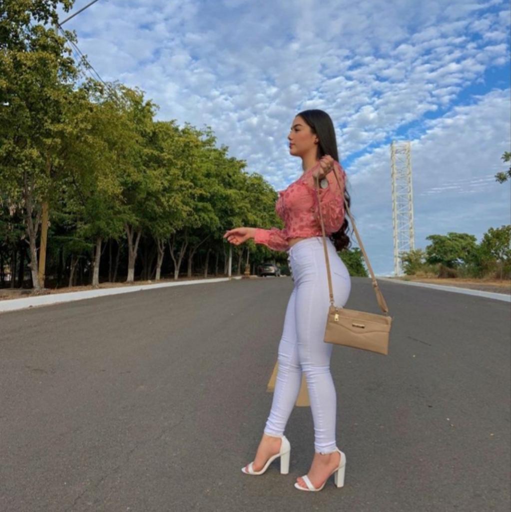 627733507: Chica busca chico en Málaga