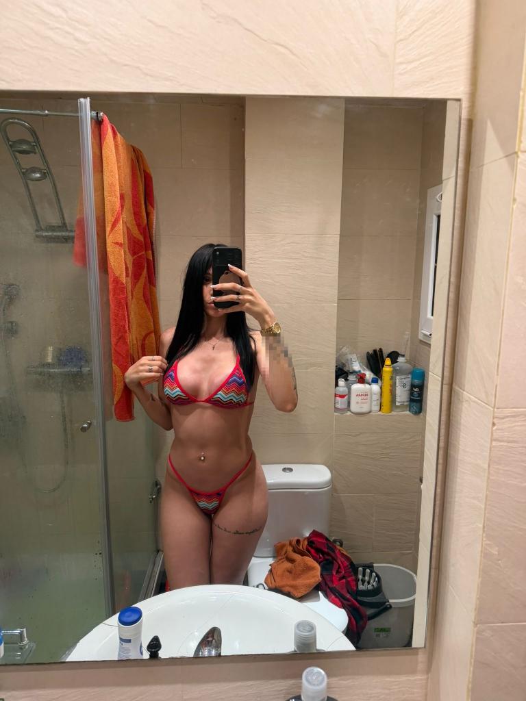 664585658: Chica busca chico en Barcelona