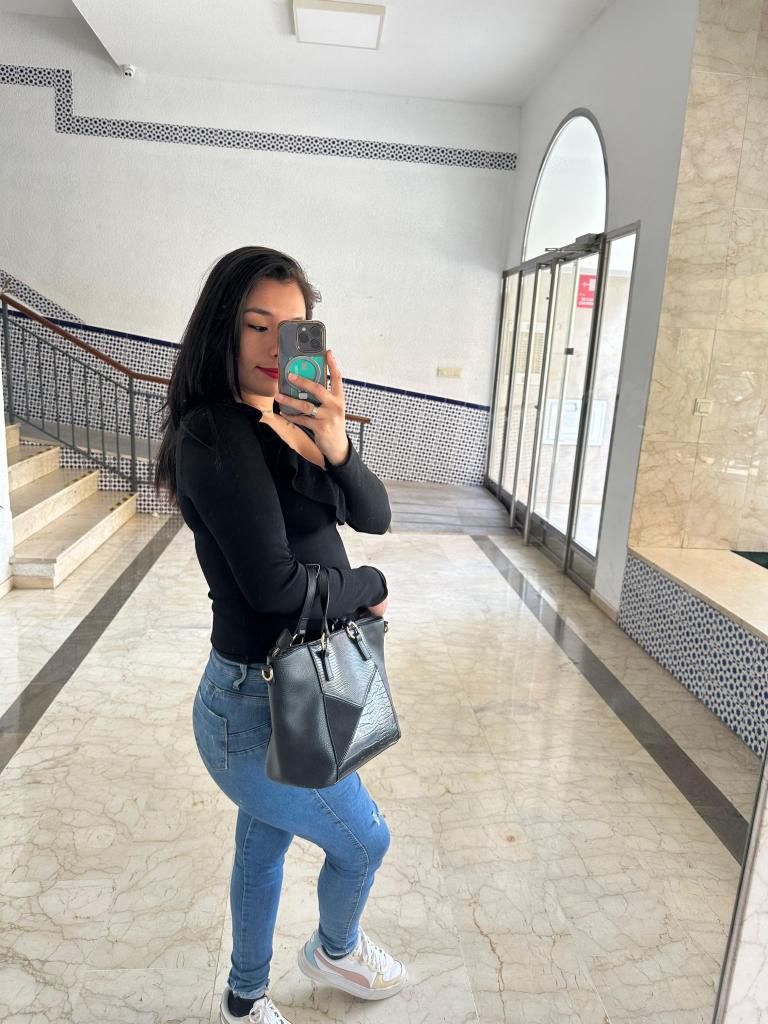 Chica busca chico en Granada: 