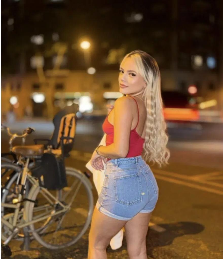 Chica busca chico en Almería: Chica busca chico