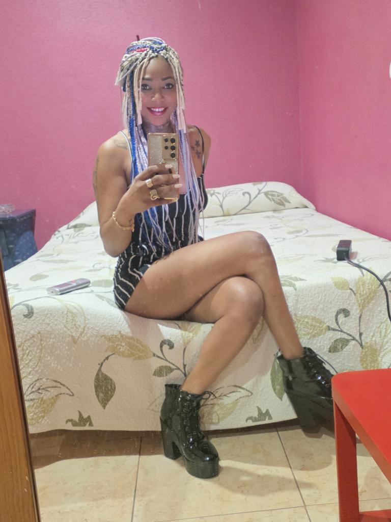 666299210: Chica busca chico en Ibiza