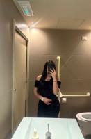 663114961: Chica busca chico en Barcelona
