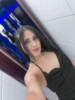 645578117: Chica busca chico en Barcelona