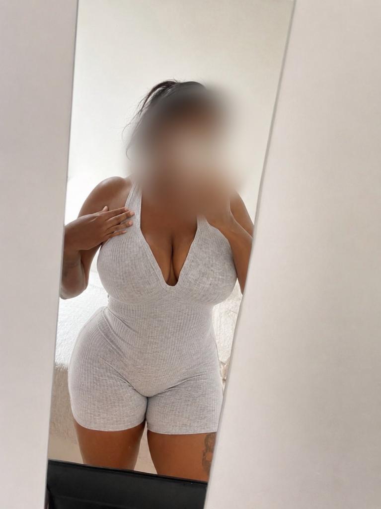 Chica busca chico en Tenerife: 