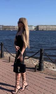 627164366: Chica busca chico en Gerona