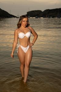 Chica busca chico en Ibiza: 