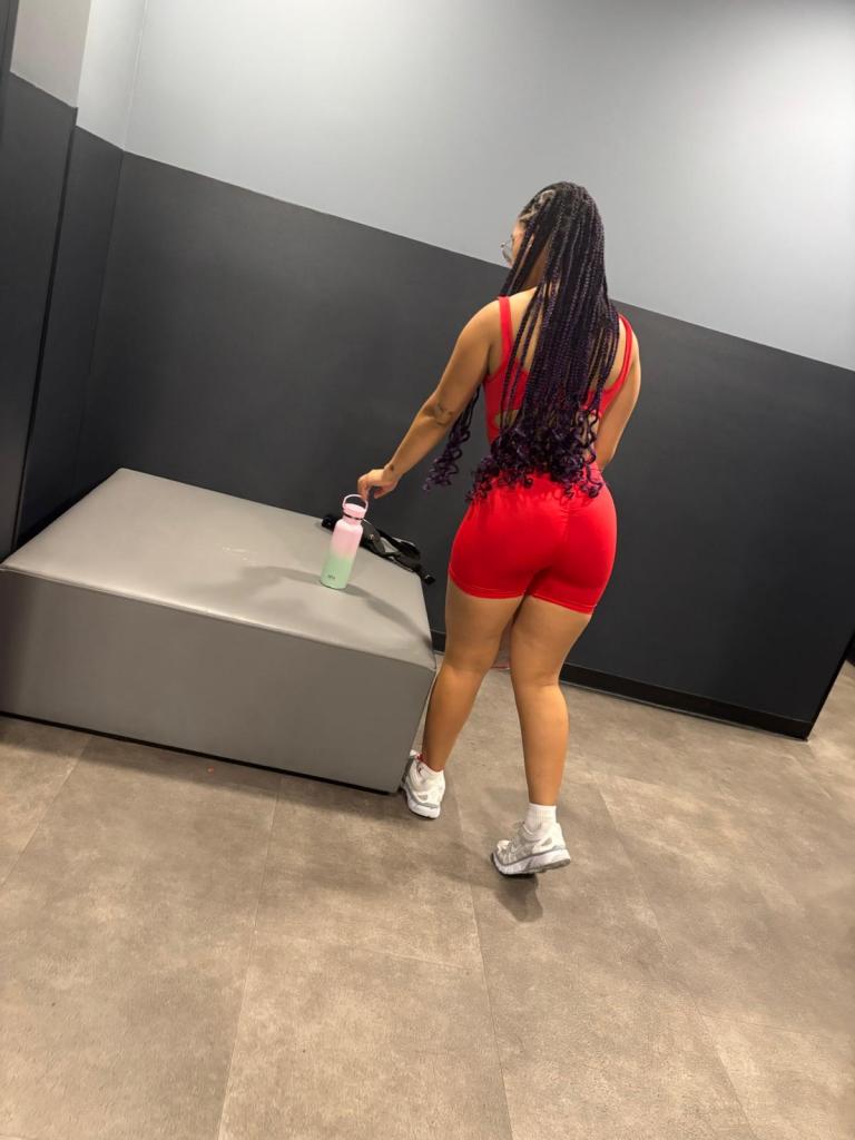 Chica busca chico en Huelva: 