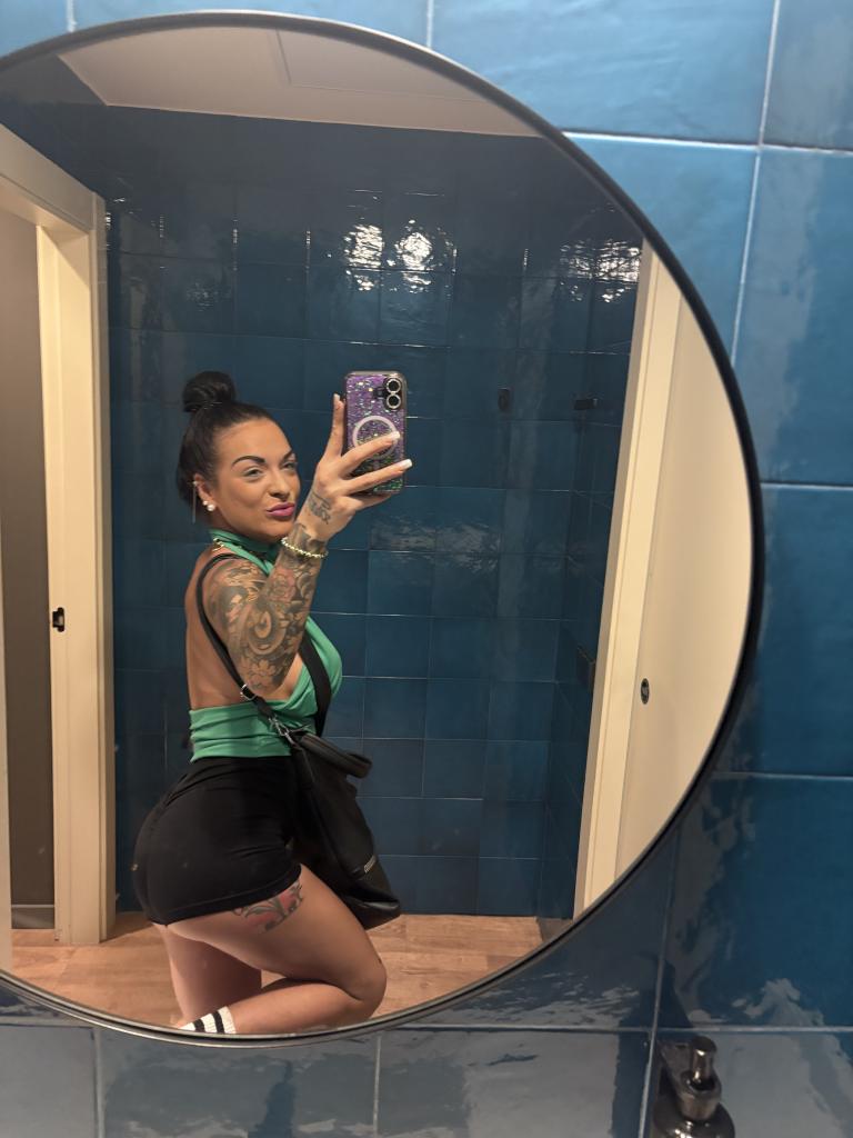 Chica busca chico en Granada: 