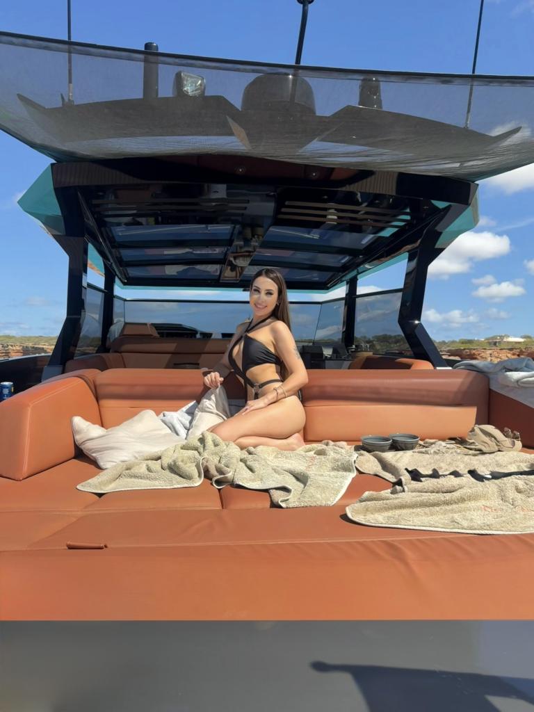 Chica busca chico en Málaga: Chica busca chico