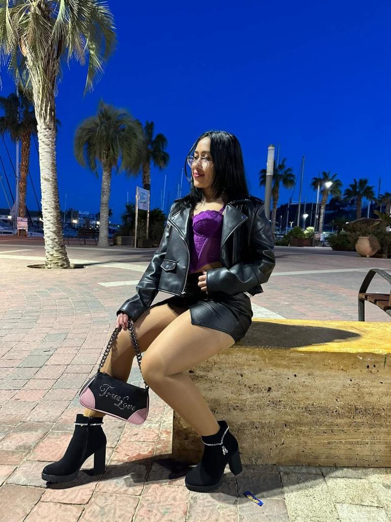 Chica busca chico en Huelva: 