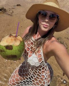 658409487: Chica busca chico en Barcelona