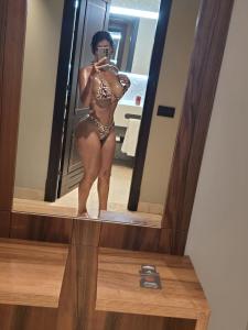 674820212: Chica busca chico en Barcelona