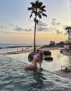 654217689: Chica busca chico en Asturias