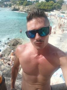 613338919: Chico busca chica en Alicante