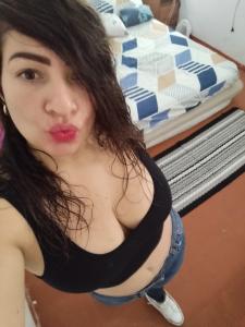 692214605: Chica busca chico en Tarragona