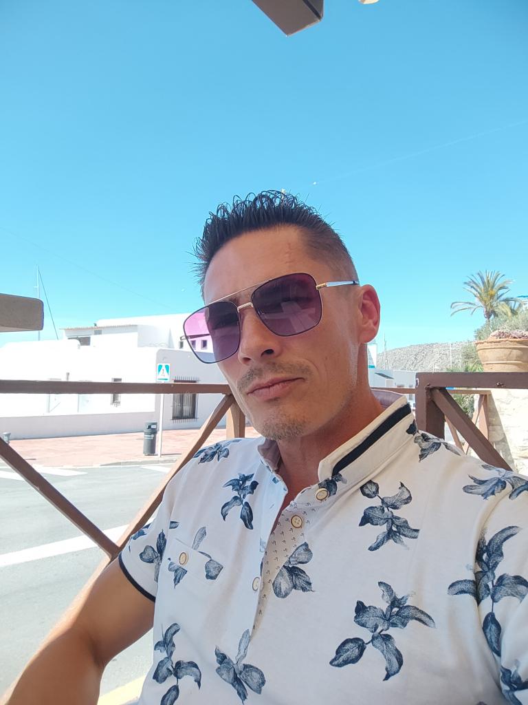 Chico busca chica en Alicante: 
