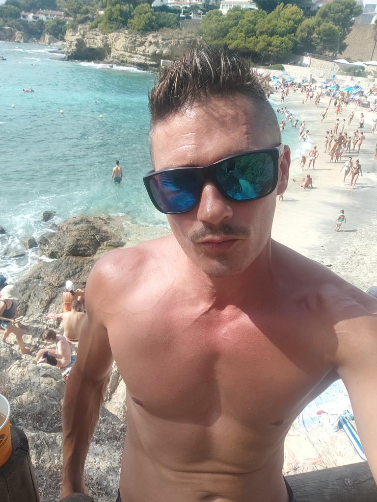 Chico busca chica en Alicante: 