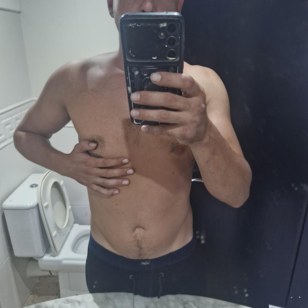 674475104: Chico busca chica en Barcelona