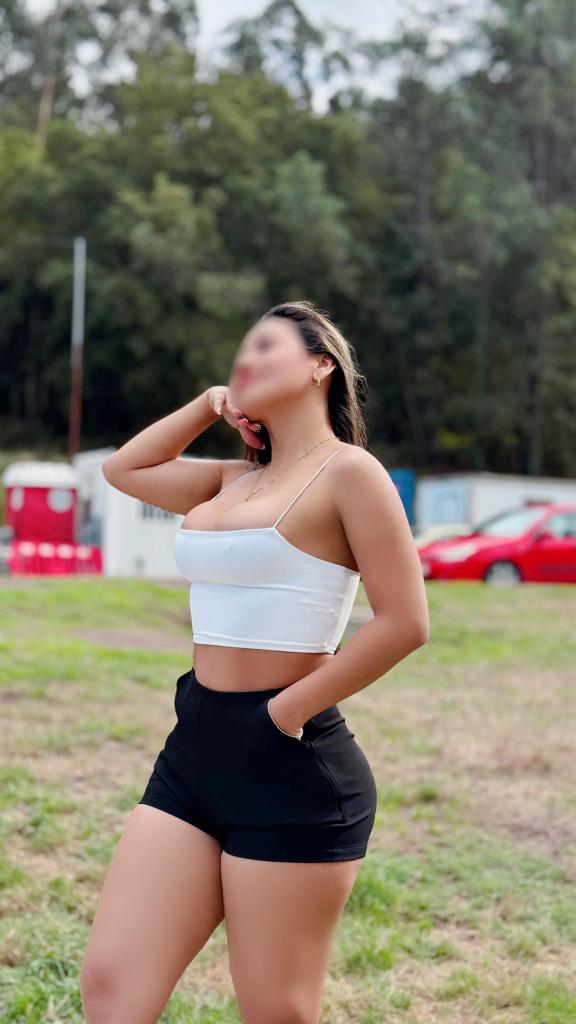 633253203: Chica busca chico en La Coruña
