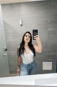 Chica busca chico en Cádiz: 