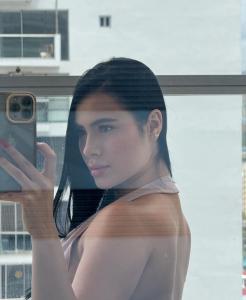 613643920: Chica busca chico en Barcelona