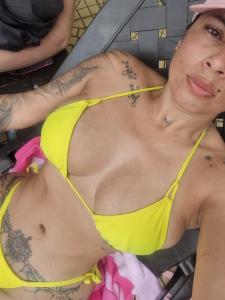 Chica busca chico en Almería: 