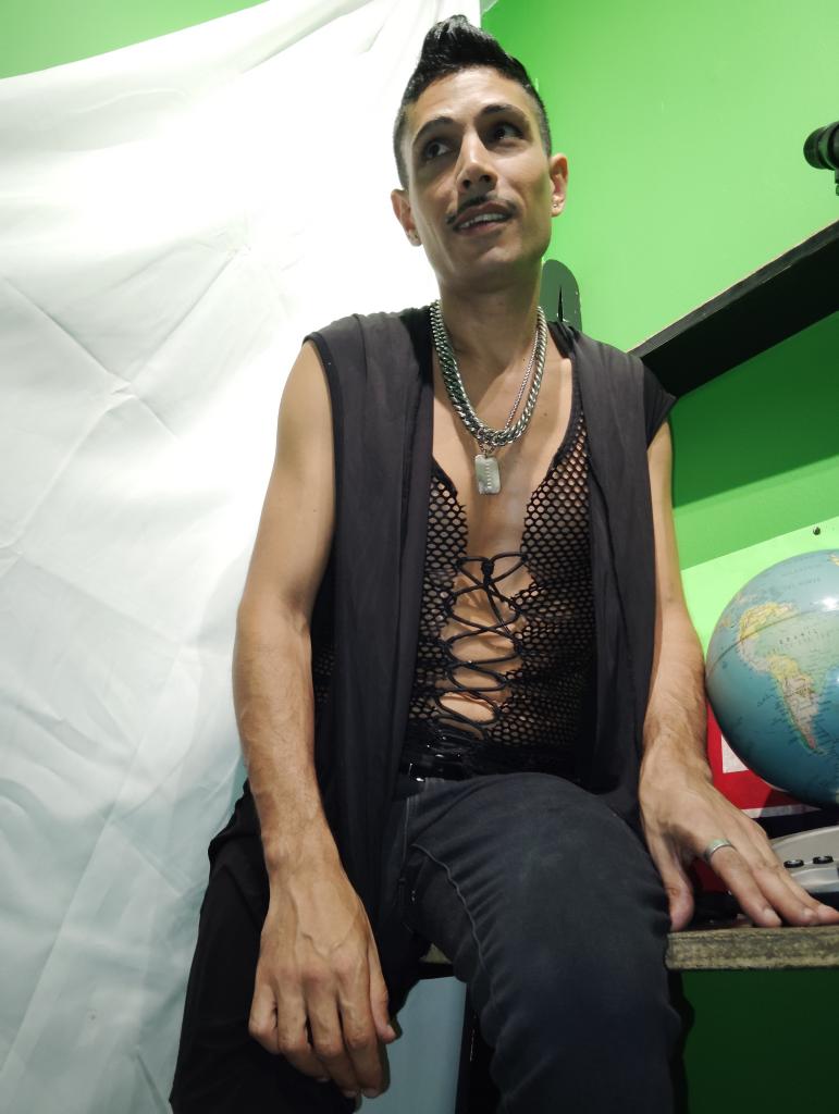Chico busca chica en Las Palmas: 