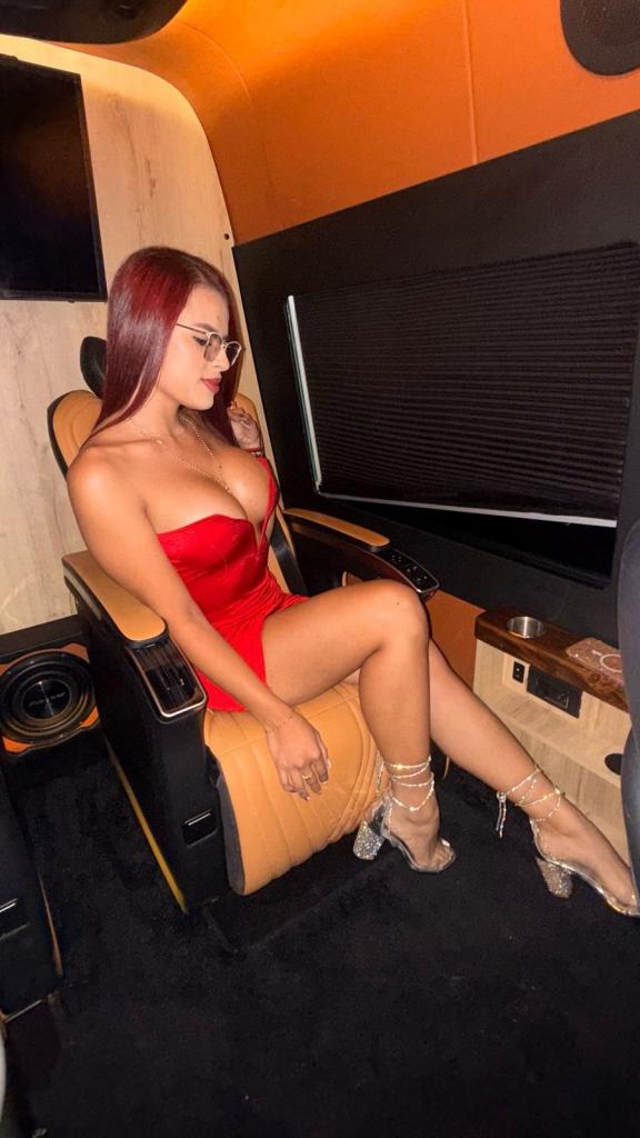 642153115: Chica busca chico en Barcelona