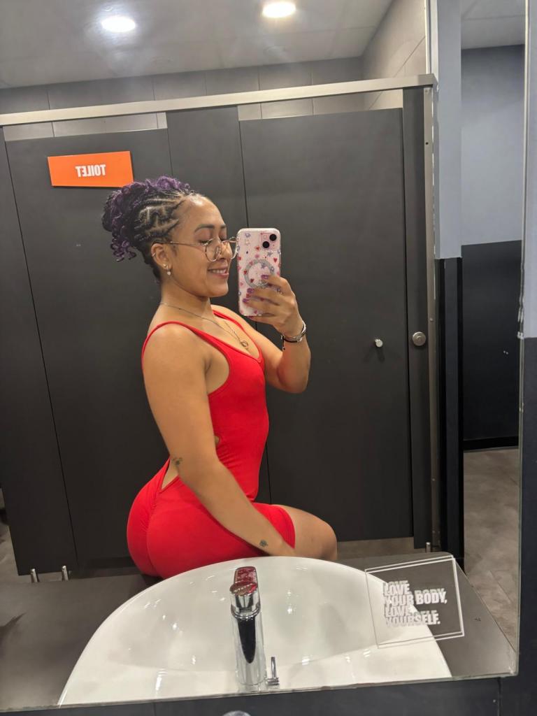 658265054: Chica busca chico en Huelva